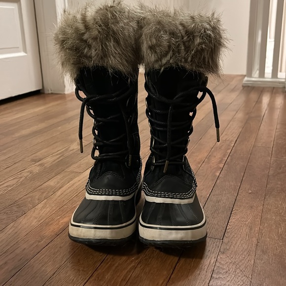 SOREL Joan of Arctic Boots - Picture 3 of 4